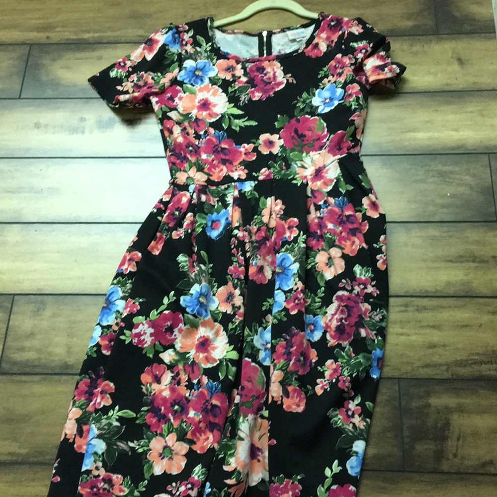 HTF floral Amelia